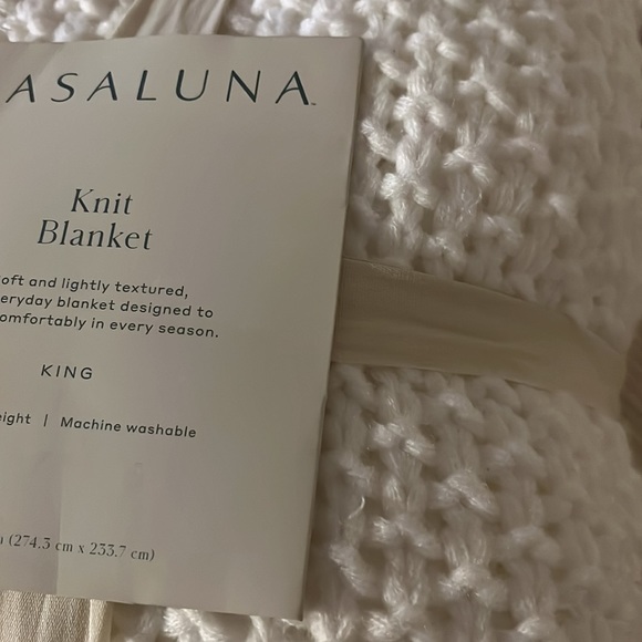 New KING knit blanket - Picture 5 of 5